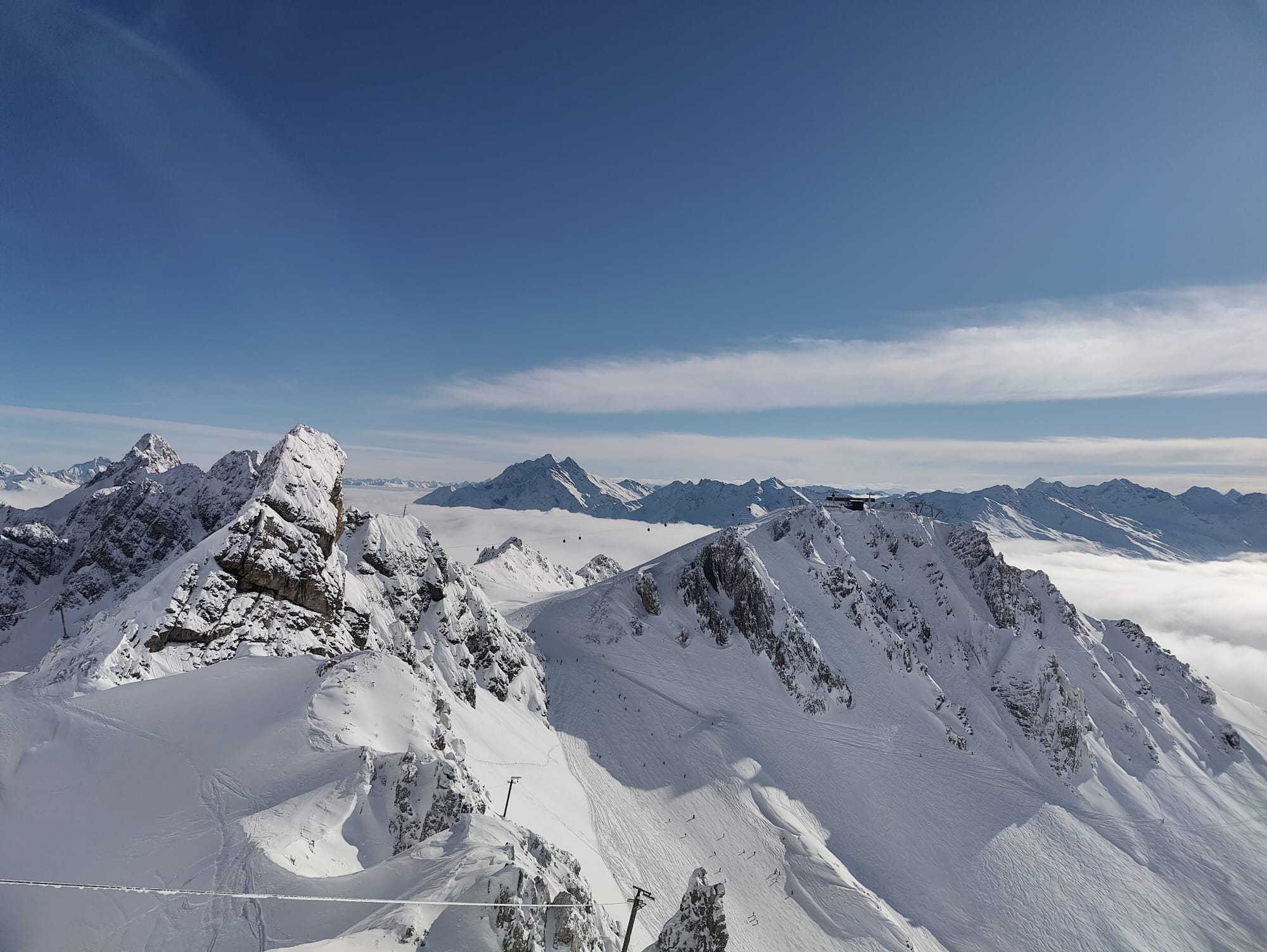 Talvikuva Sveitsin vuorilta